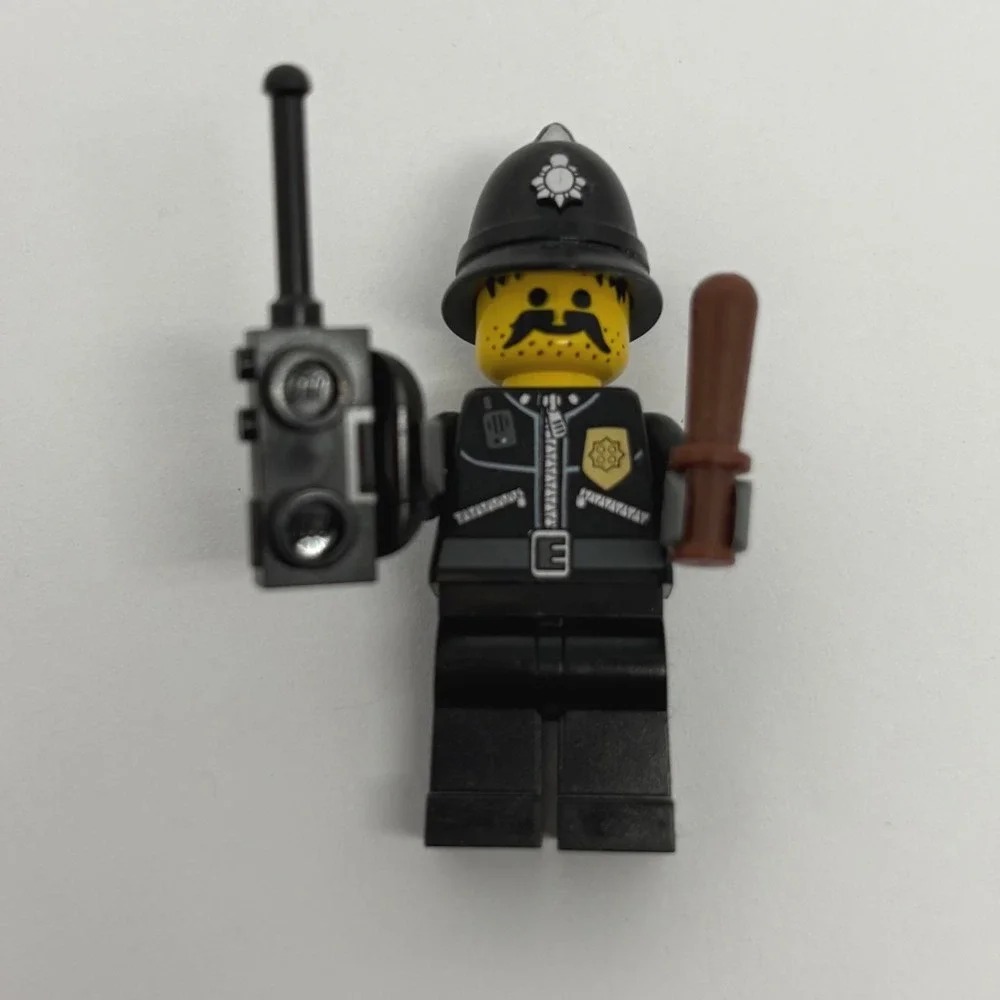 LEGO City British Police Officer Bobby Minifigure cty0474 with Radio & Truncheon